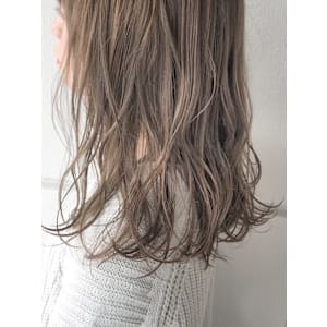 一際目立つ透け感ベージュ/keshiki大名KAZU