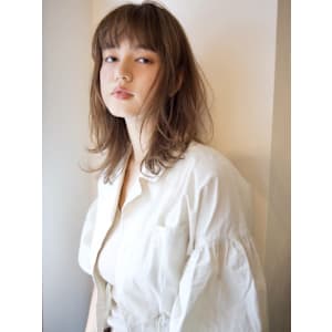 毛先のパーマで作るゆるふわミディ