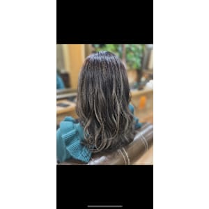 グレージュカラー