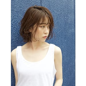 ナチュラルカールのボブスタイル