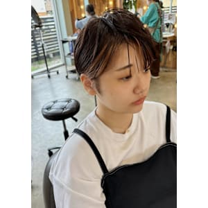 刈り上げタイトショートスタイル