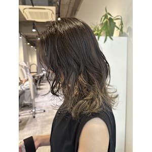 大串　グレージュ　ミディアムレイヤー