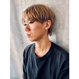 【色気】センターパートウルフ×ハイトーンカラー