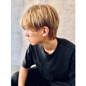 【色気】センターパートウルフ×ハイトーンカラー