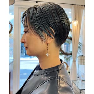 刈り上げショートヘア