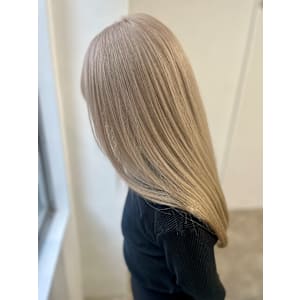 ホワイトベージュ