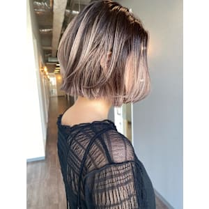 《kitin吉祥寺》ハイライト　バレイヤージュ　グレージュ