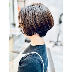 グラデーションボブ×アッシュベージュ