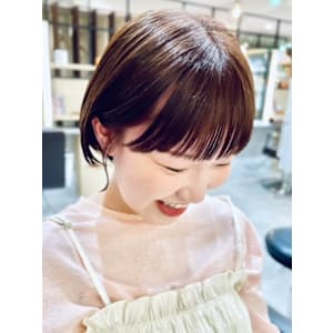 ミニボブ×ピンクベージュ