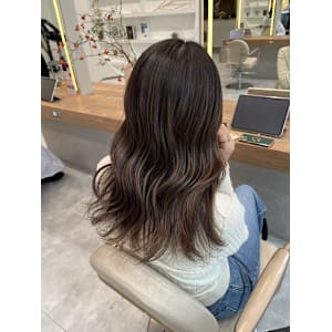 ハイライトで作るナチュラルグラデーション