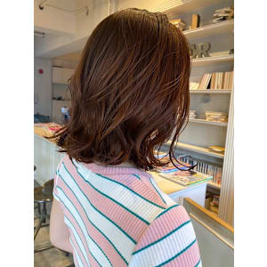 髪質改善　艶髪　オレンジブラウン　大人ミディアムレイヤー