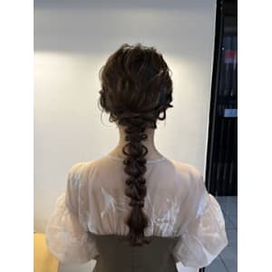 編みおろしヘア