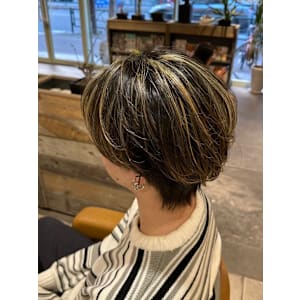 ゴールドベージュハイライト