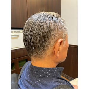 グレイヘアを活かしたバックスタイル - 艶出専科本店【ツヤダシセンカ】掲載中