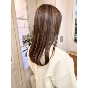 キャラメルベージュナチュラルハイライトロングヘアー北赤羽