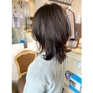 赤羽美容室2024年大人気軽めのくびれウルフミディアム