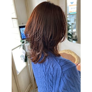 華やか動きの出るミディアムレイヤーツヤカラー