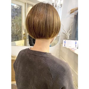 丸みのあるボブ秋ツヤ髪イルミナカラー