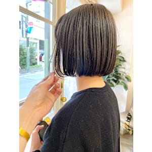 切りっぱなしボブ赤羽人気カットイルミナ艶カラー