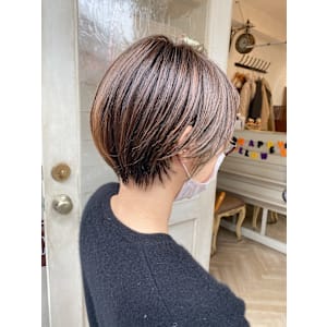 赤羽駅近美容室ショートスタイルハイトーンカラー