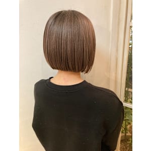 秋人気ボブスタイル2024艶髪イルミナカラー