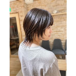 ウルフカット×黒髪×ハイレイヤー