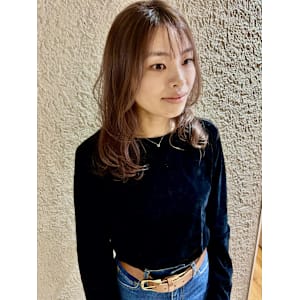 ラベンダーパールの透明感のあるカラー、ブリーチなしハイライト