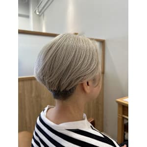 ミルクティーベージュ