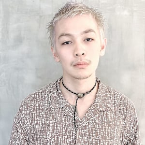 メンズ　ベリーショート　ホワイトブリーチ　大須