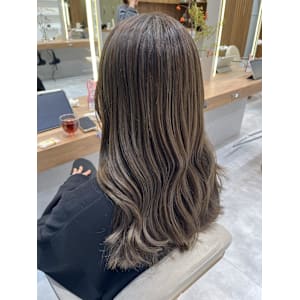 透明感抜群！オリーブカラー