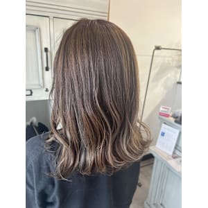 透明感ベージュカラー