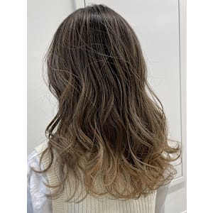 ベージュカラー