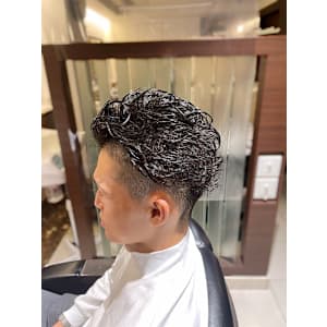 ツーブロックショート／七三分け/バーバースタイル