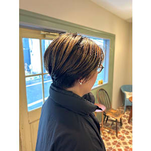 ショートボブにハイライト