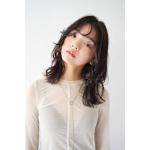 くびレイヤーエモージュ前髪モテベージュレイヤーミディ/吉祥寺