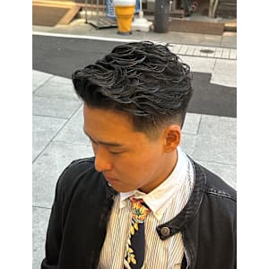 ウェーブパーマ　ビジネスパーマ　フェード　