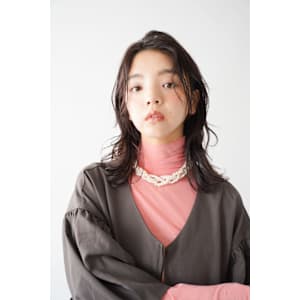 くびレイヤーエモージュ前髪モテベージュレイヤーミディ【立川】