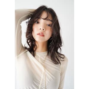 くびレイヤーエモージュ前髪モテベージュレイヤーミディ/吉祥寺