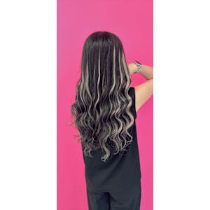 一瞬でギャルに！黒髪×シルバーハイライト