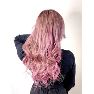 ピンクヘアー