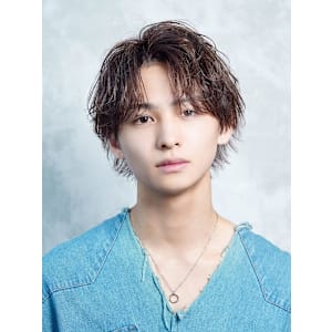 【alpha 新宿】センターパート×スパイラルパーマ