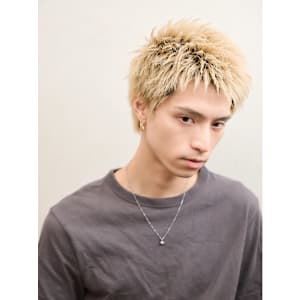 刈り上げないハイトーンスパイキーショート