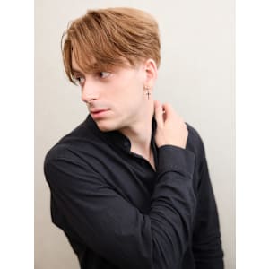 ミルクティーカラーセンターパートニュアンスパーマ