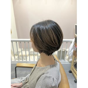 ショートボブ