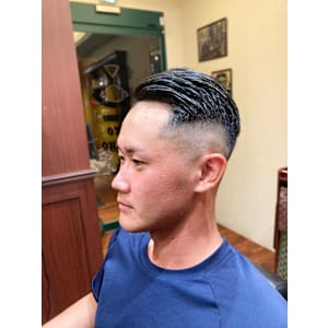 MEN'Sスキンフェードミドルバーバースタイル　銀座メンズ