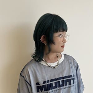 くすみグリーン