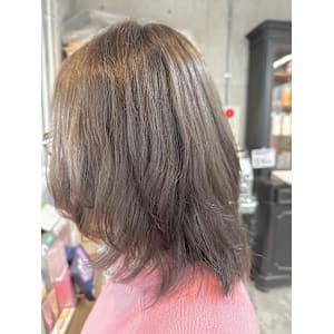 【medium】レイヤー・明るい白髪染め・シナモンカラー