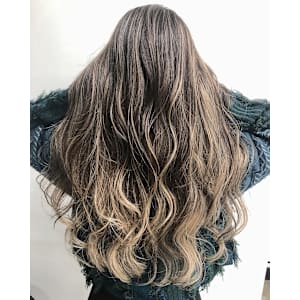 ナチュラルバレイヤージュ