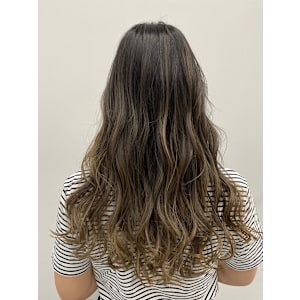 くすみベージュ