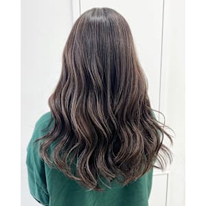 オリーブベージュ